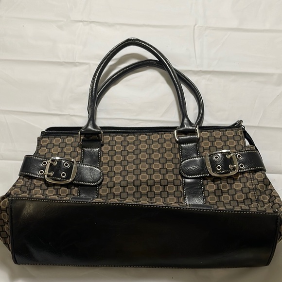 Nine West women’s hand bag like new condition. Dimensions in photos - Picture 1 of 9